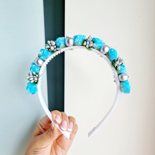 20220722_164201 Helesinine-hõbe lilledega peavõru