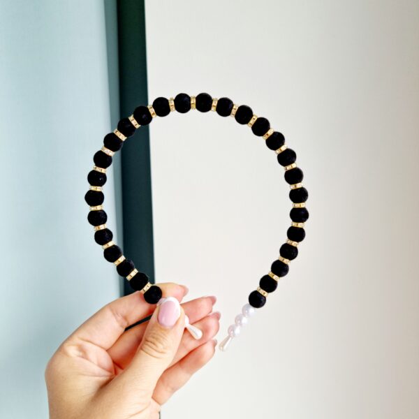 Pärlitega peavõru must