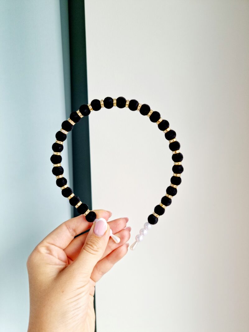 Pärlitega peavõru must