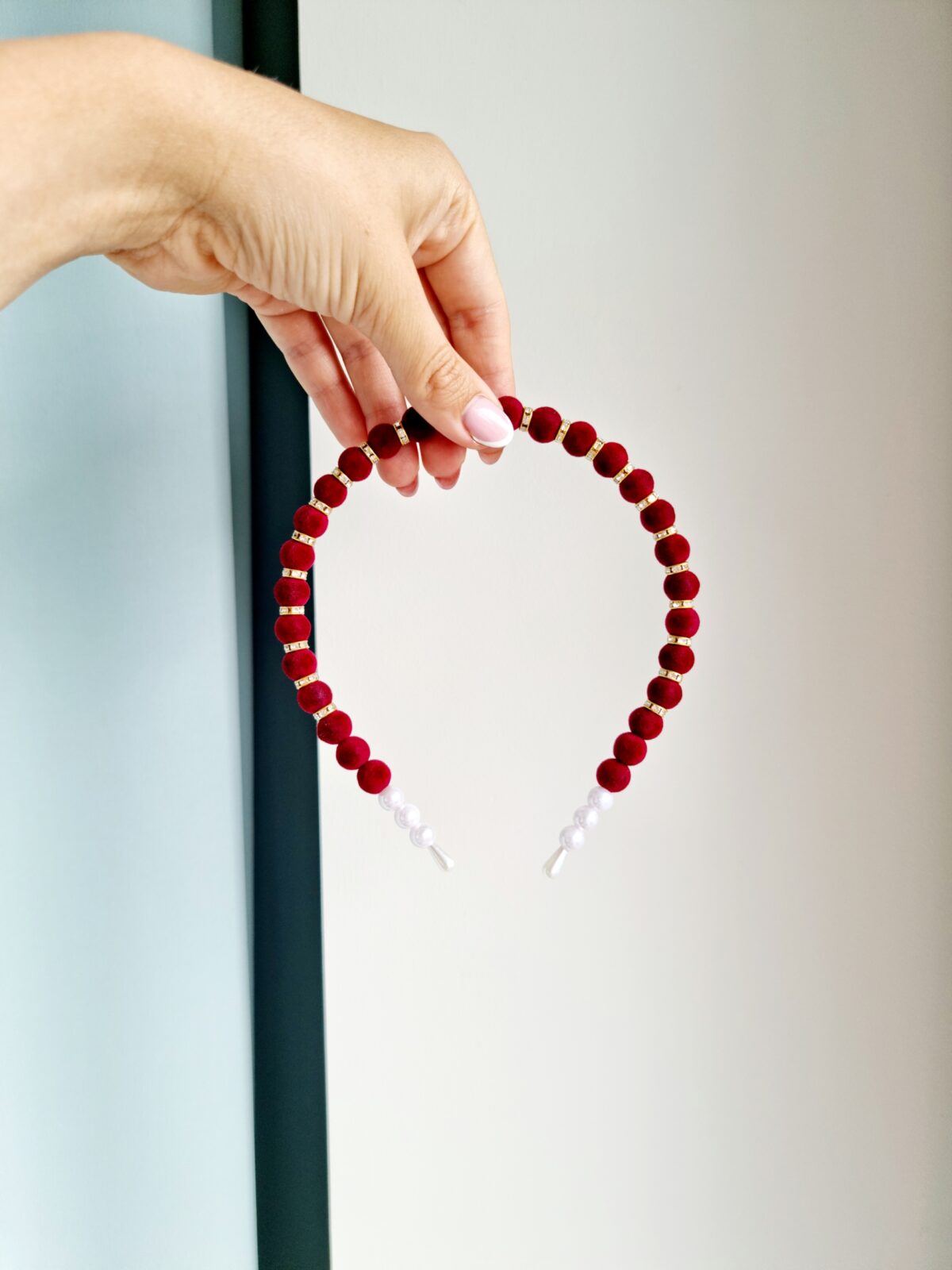 Pärlitega peavõru veinipunane