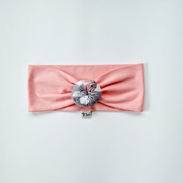 Lõheroosa peapael mummuga