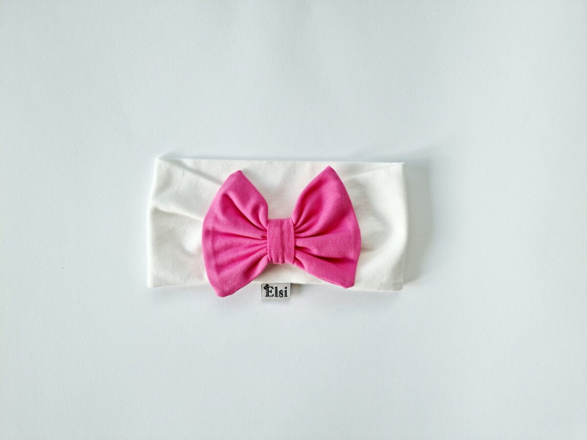 Valge peapael fuksia lipsuga