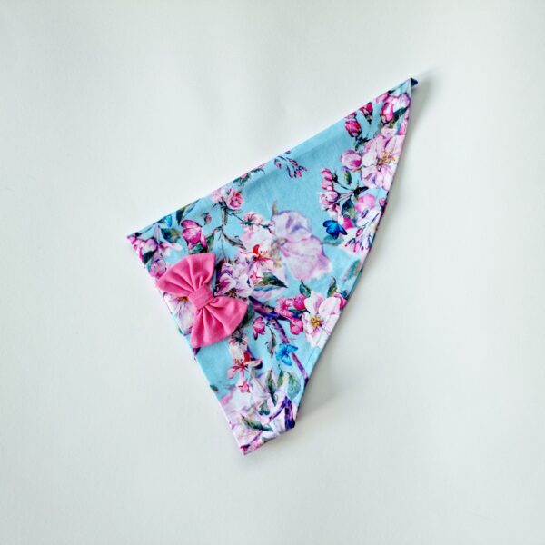 Pearätt sinisel roosad õied lipsuga