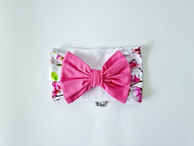 Magnooliatega peapael roosa lipsuga