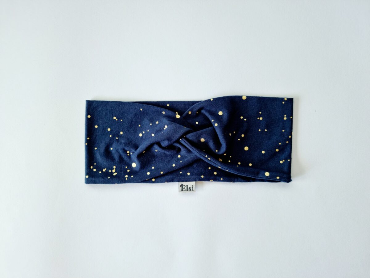 20220810_115609 Tumesinine kuldsete täppidega