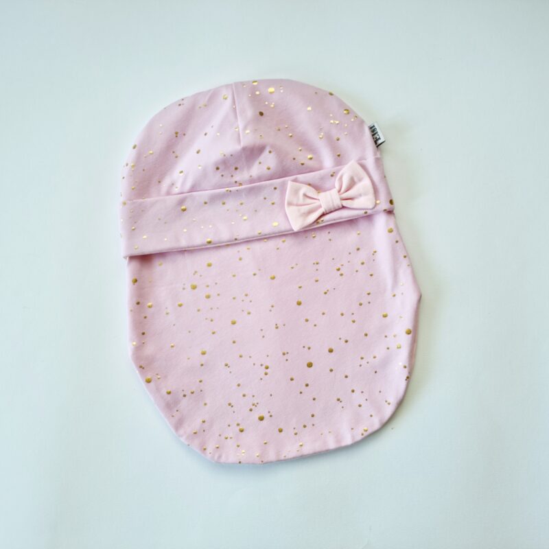 Roosa kuldsete täppidega (lipsuga)