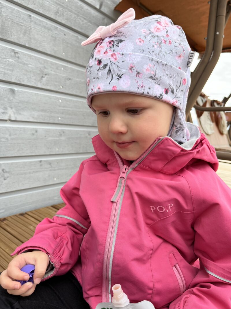 image00007 Helehallill väikesed roosid (lipsuga)