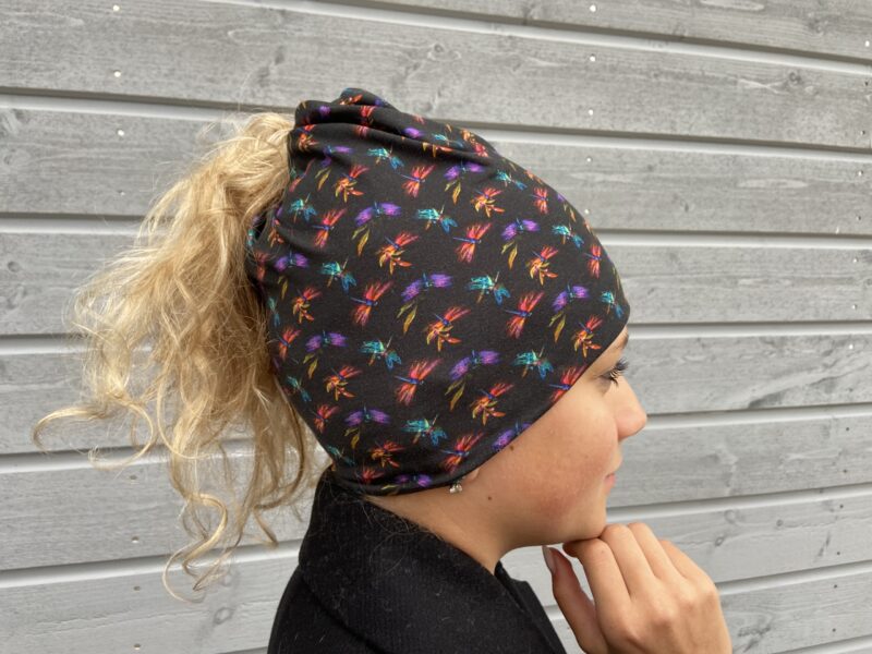 image00055 Mustal õied patsimüts