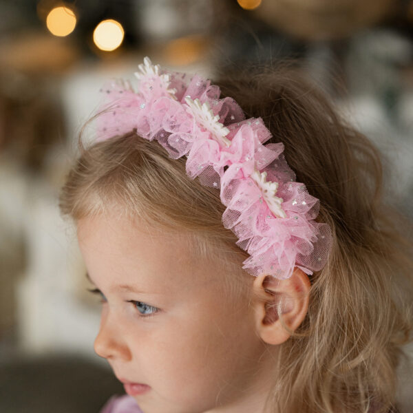 Peavõru valgete lumehelbekestega