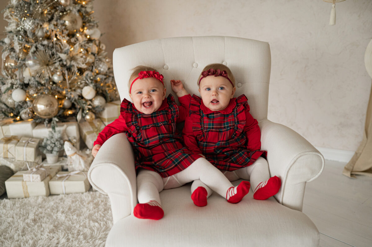 Photo259 Jõulupeapael punaste lilledega2