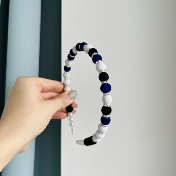 Pärlitega peavõru sini-must-valge