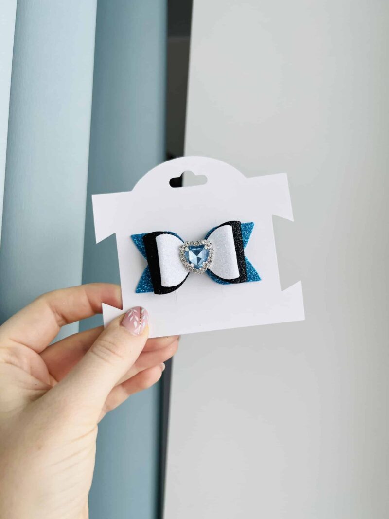 Lips helesinise südamega