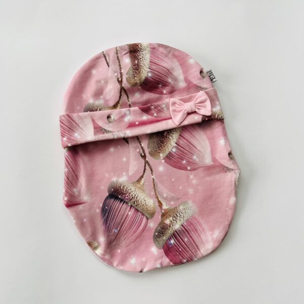 Roosad tammetõrud (lipsuga)