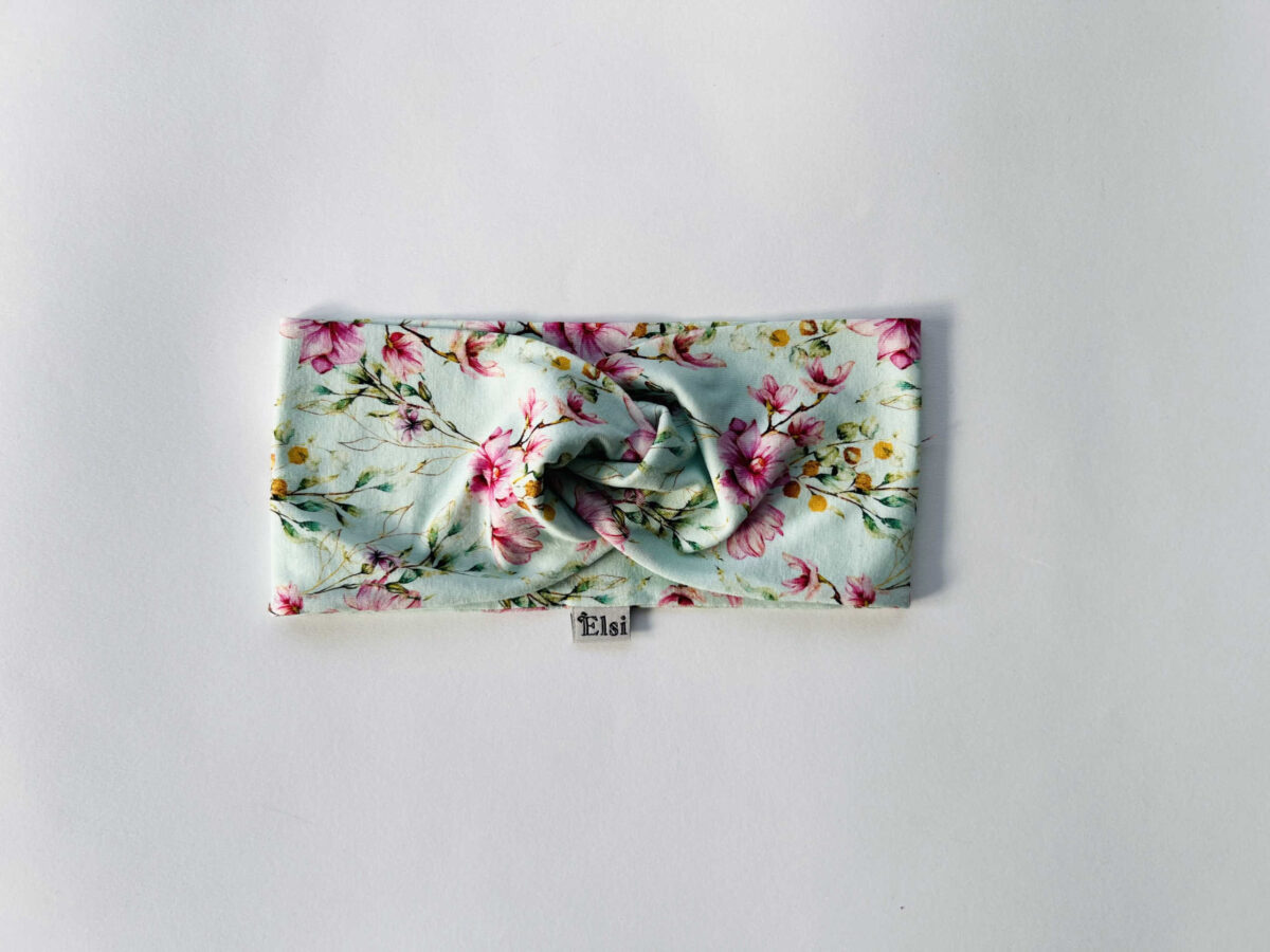 Mündil roosad lilled