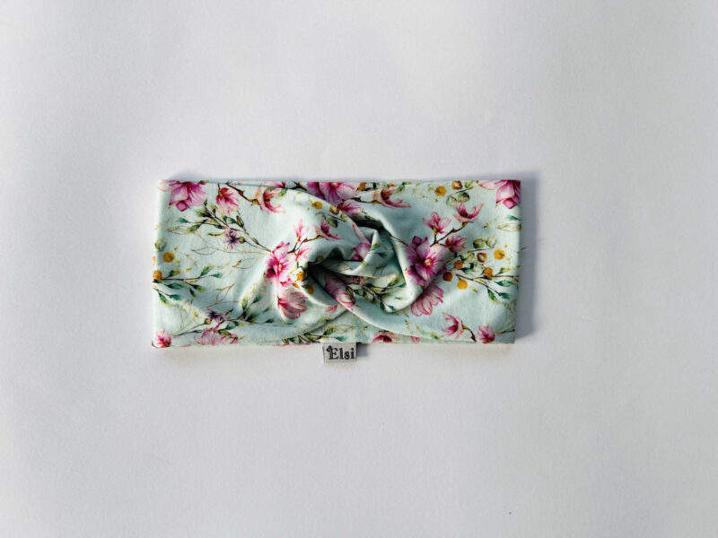 Mündil roosad lilled