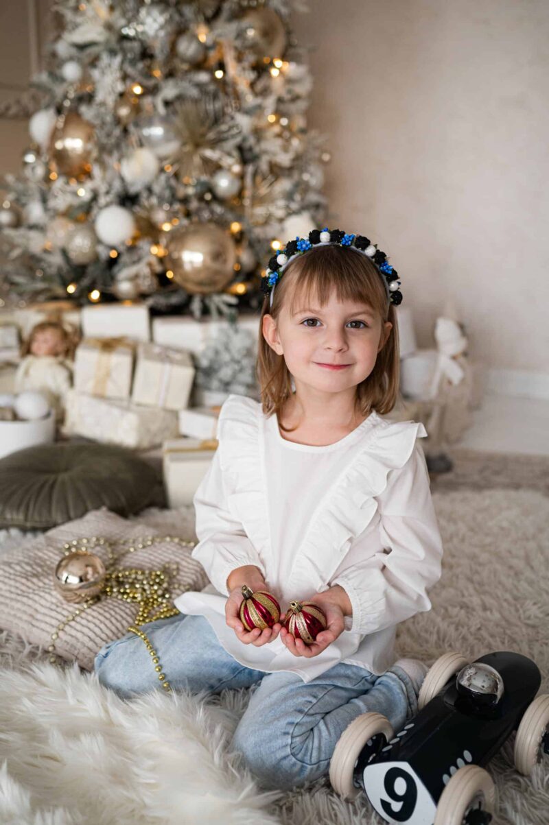 Sini-must-valge lilledega peavõru