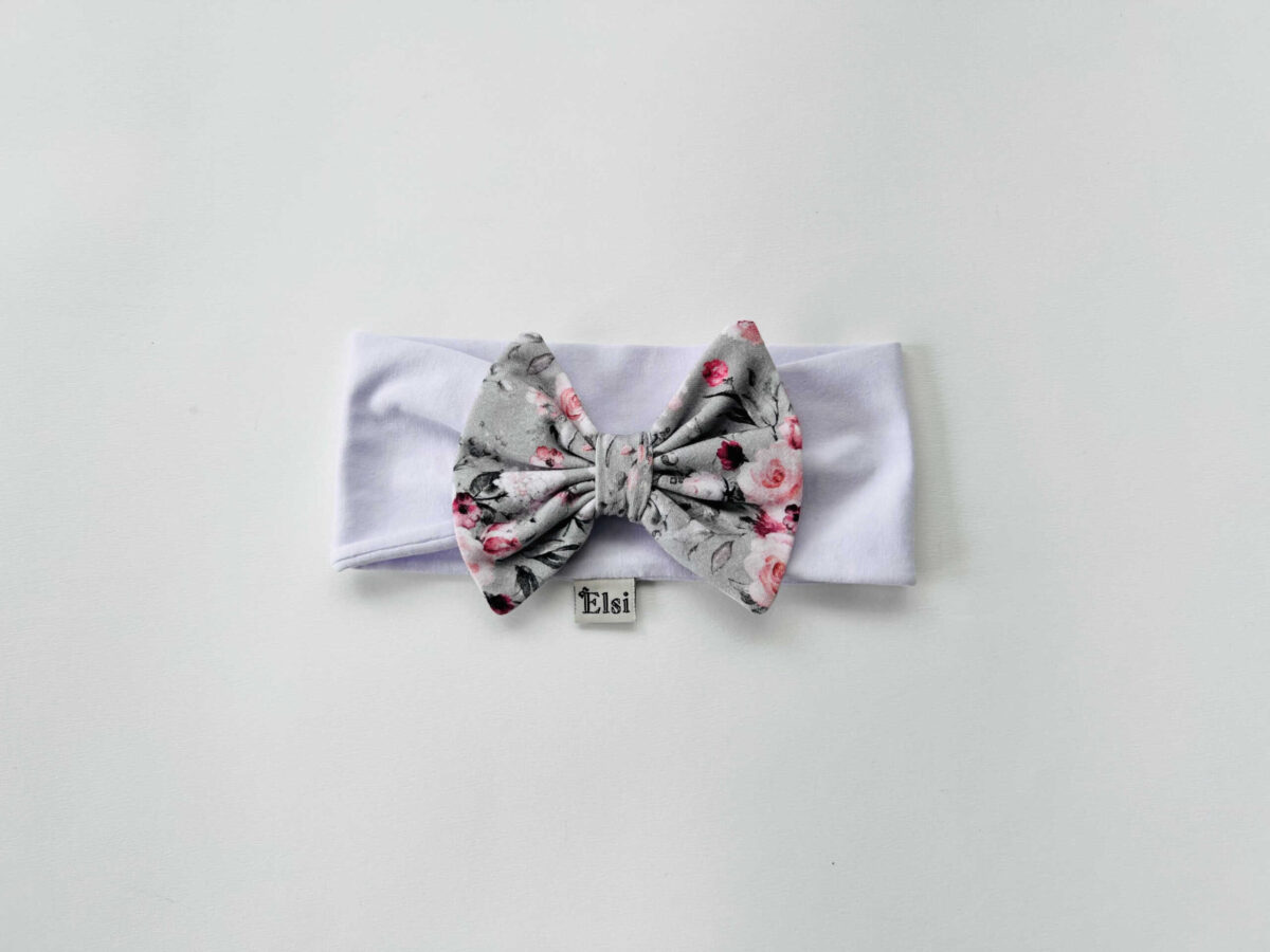 Valge peapael rooside lipsuga