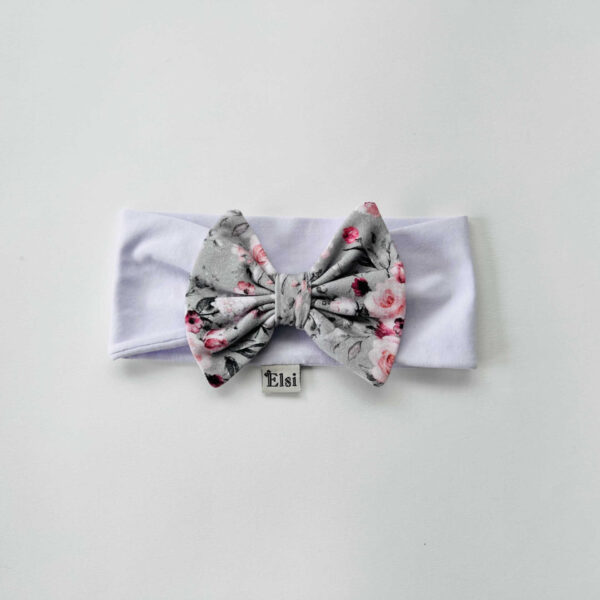 Valge peapael rooside lipsuga