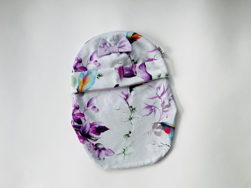 Lillad õied lipsuga