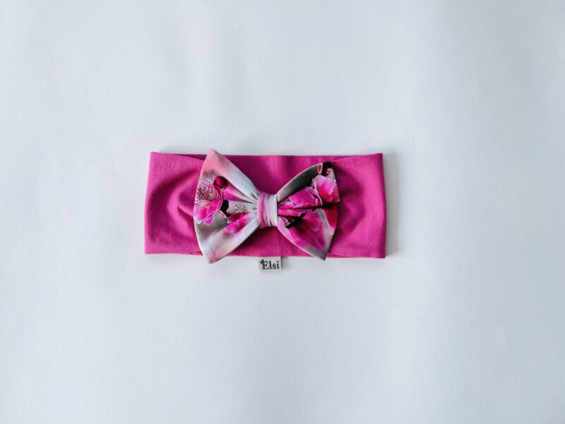 Tumeroosa peapael lilledega