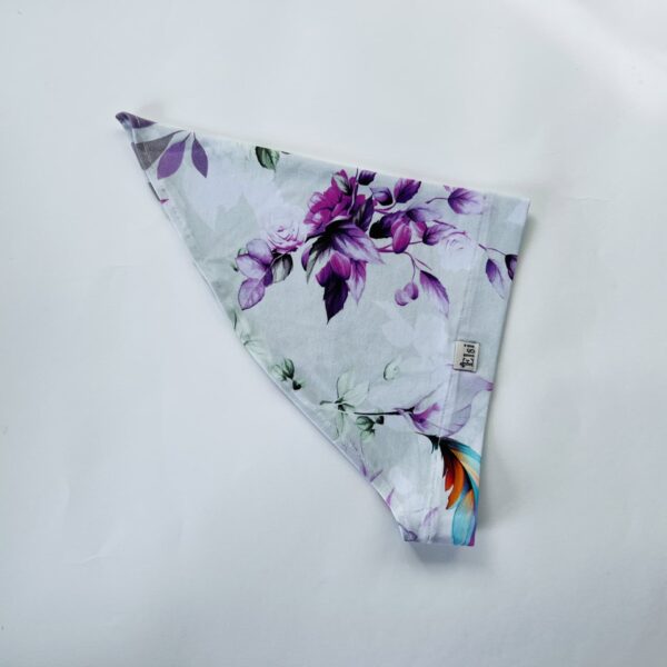 Pearätt hallil lilled