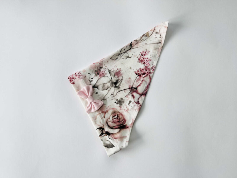 Pearätt roosid lipsuga