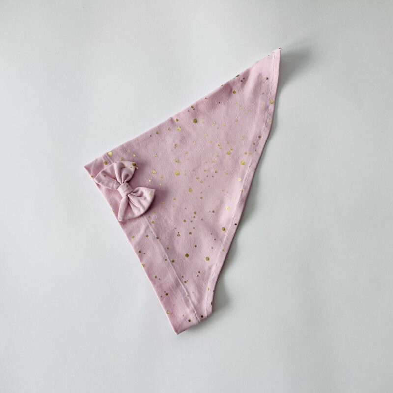 Pearätt roosa kuldsete täppidega lipsuga