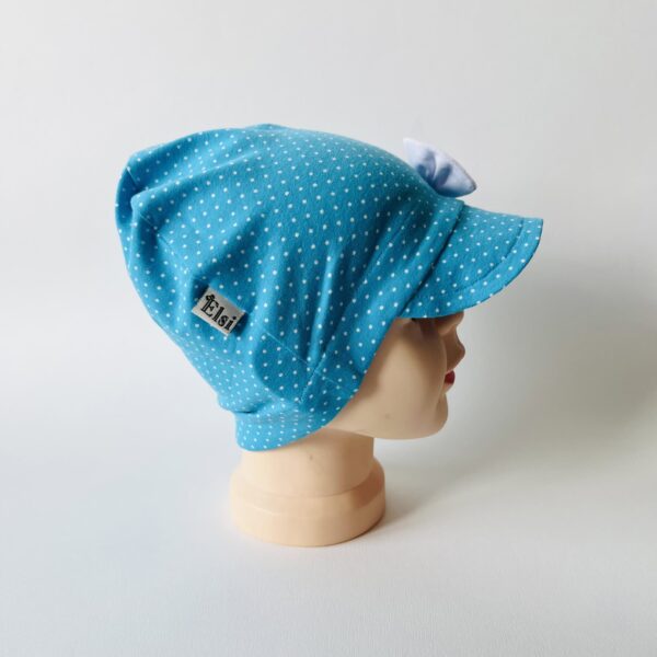 Helesinisel täpid nokaga