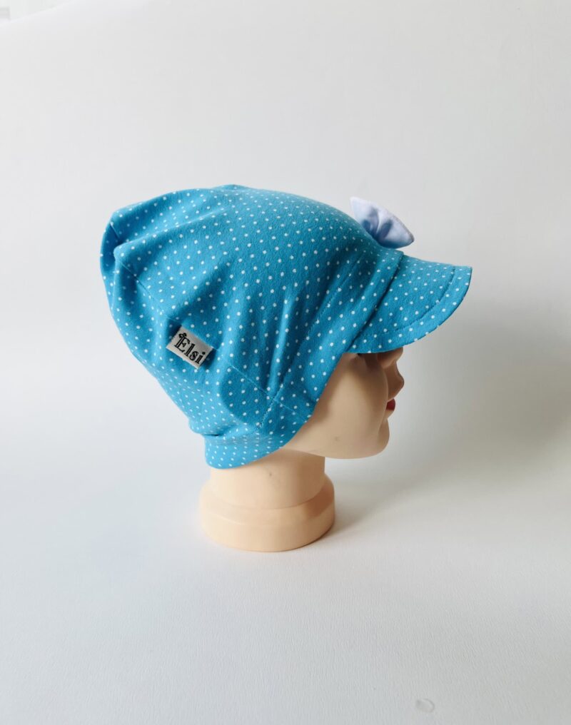 IMG_0295 Helesinisel täpid nokaga