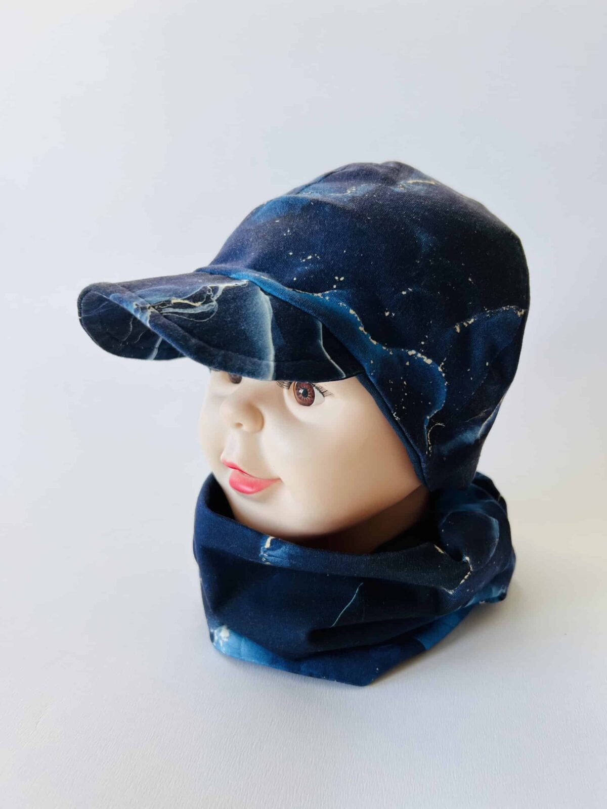 Tumesinised maalingud nokaga