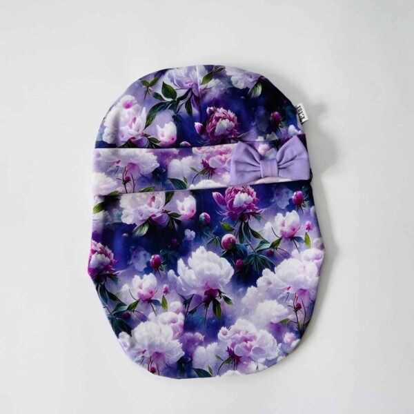 Lillad pojengid lipsuga