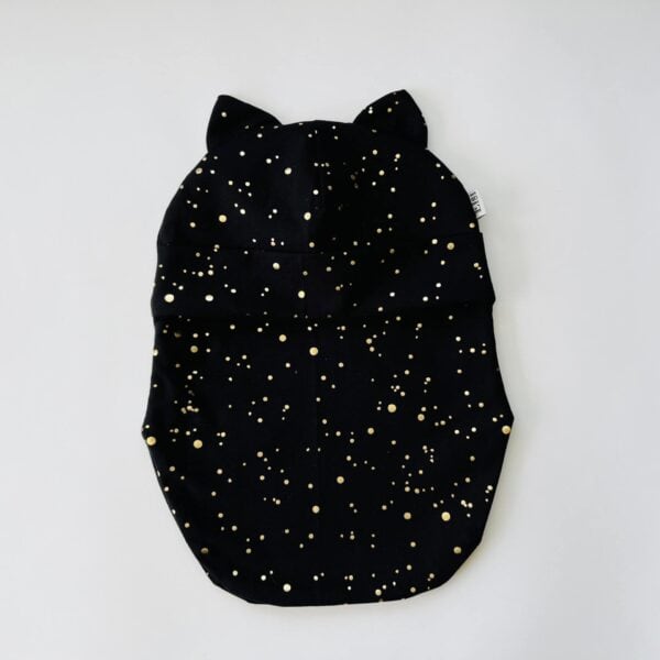 IMG_2336 Must kuldsete täppidega kõrvadega