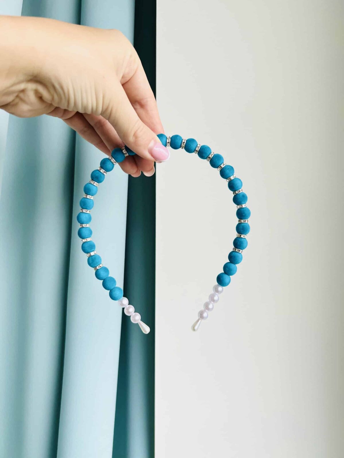 Pärlitega peavõru tumemünt