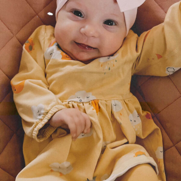 Heleroosa peapael tüdrukule Lipsuga heleroosa peapael tüdrukule