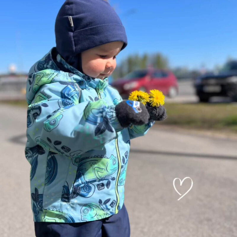 Tumesinine tuukrimüts poisile