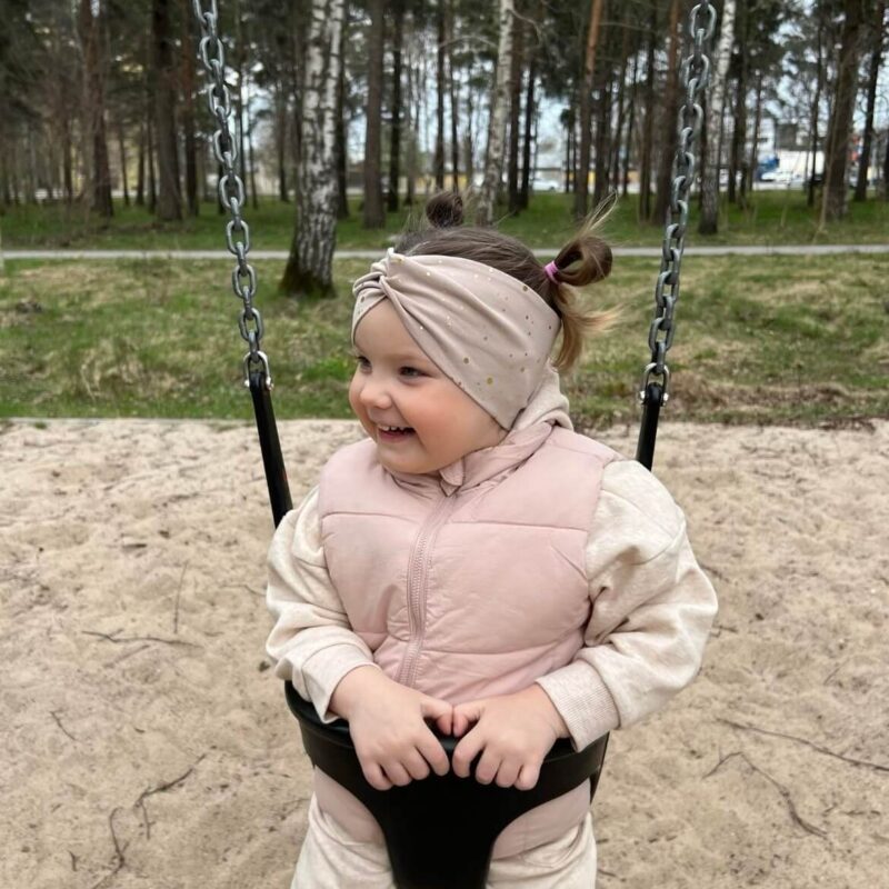 Beež peapael naistele Eest keeruga peapael tüdrukule