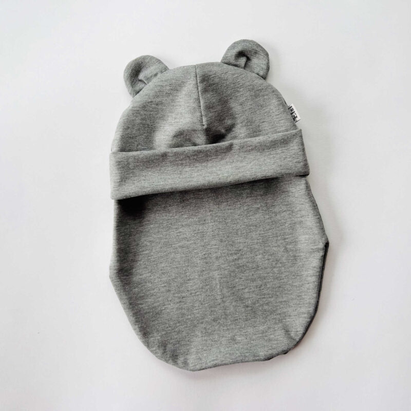 Meleeritud hall kõrvadega