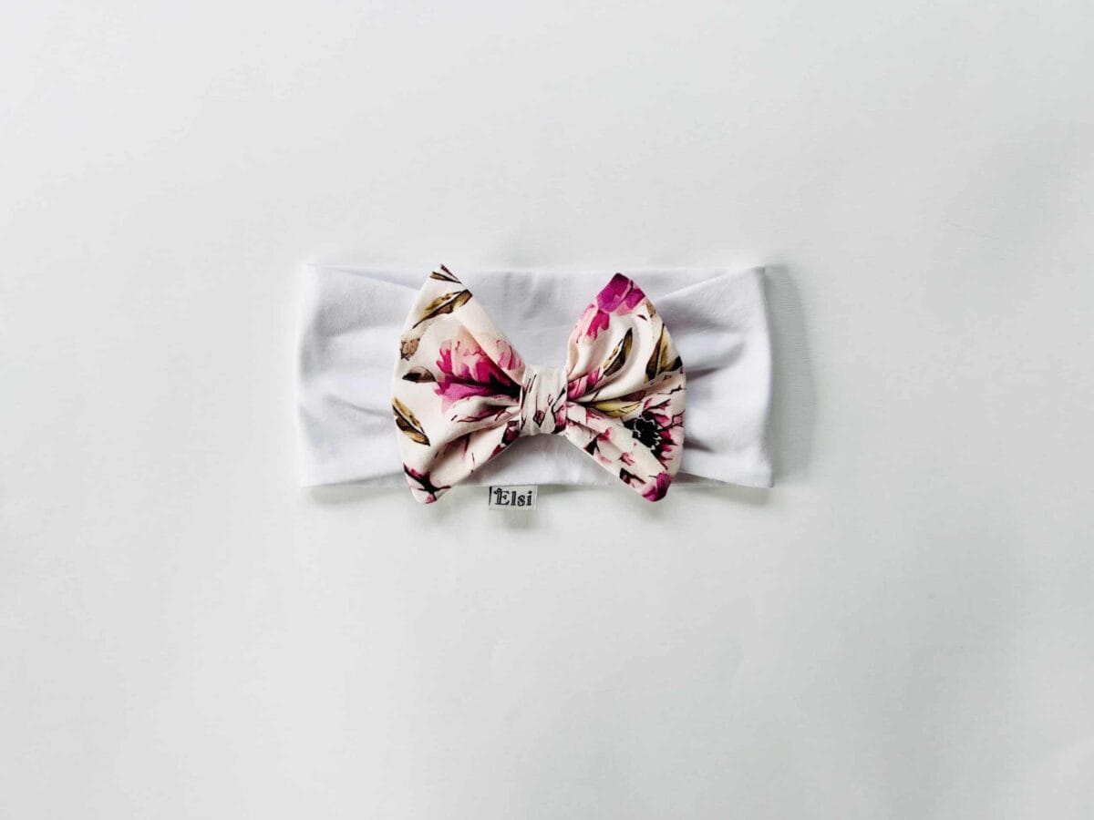 IMG_4232 Valge peapael lillede lipsuga