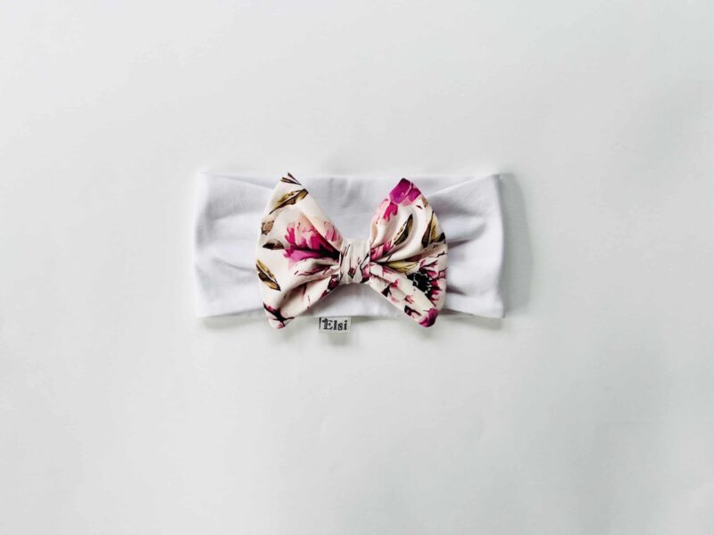 IMG_4232 Valge peapael lillede lipsuga