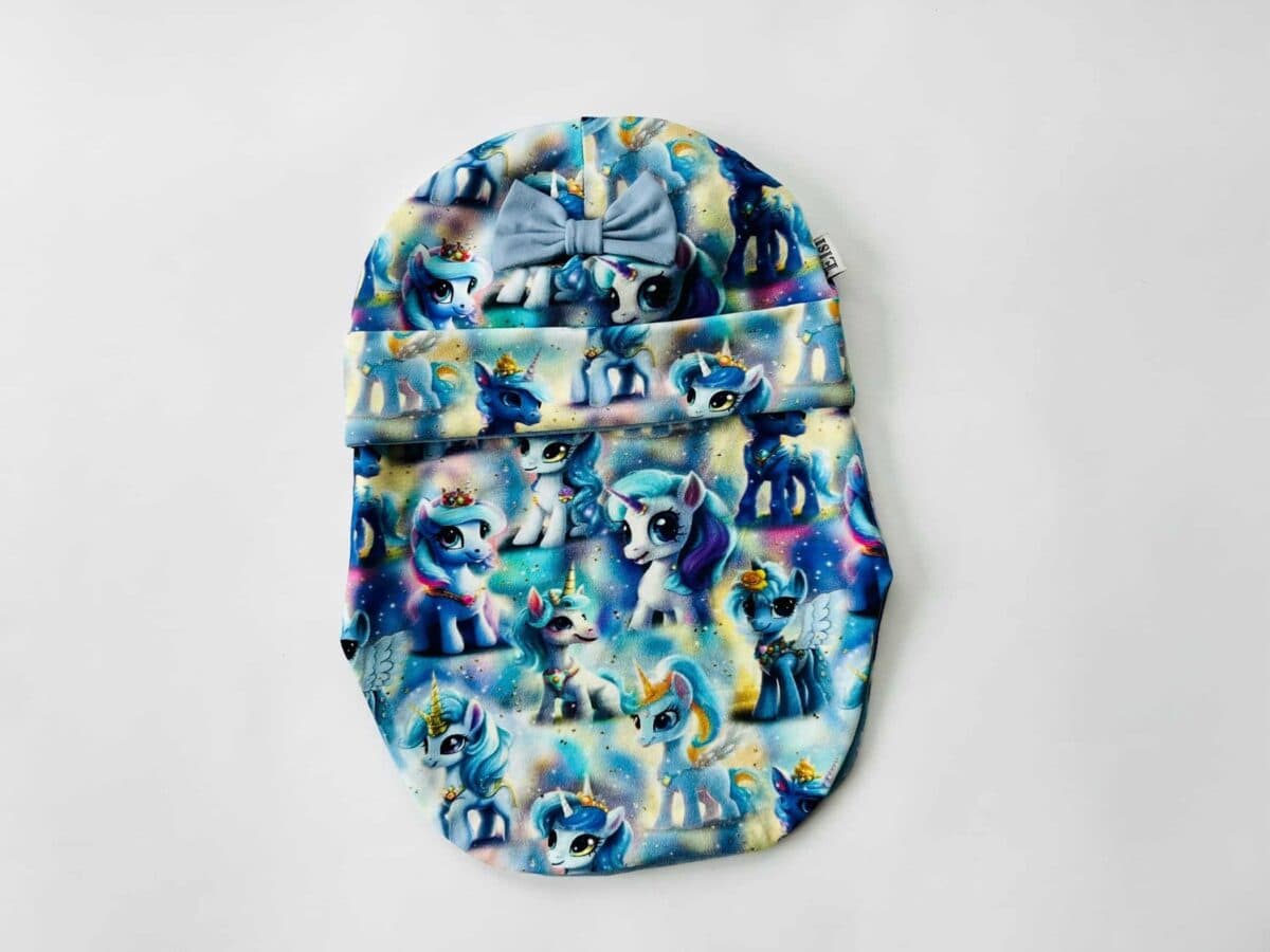 Sinised ükssarvikud lipsuga