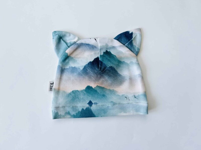 Pastelsed mäed kõrvadega