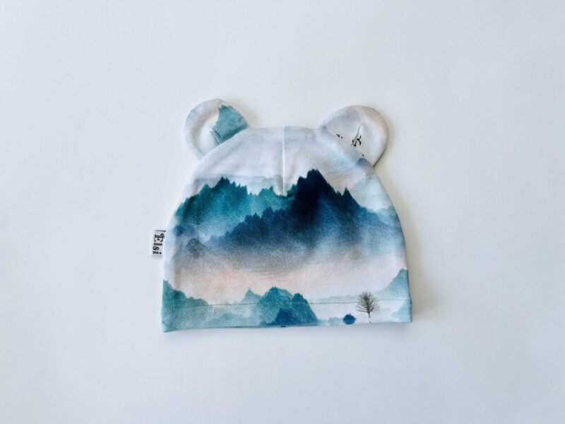 Pastelsed mäed kõrvadega