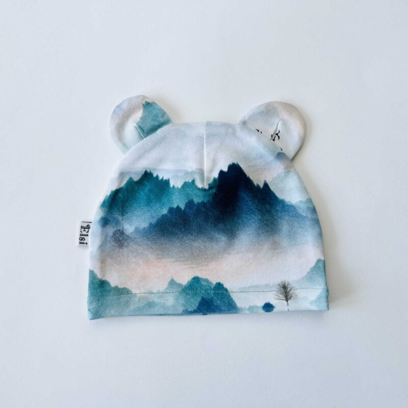 Pastelsed mäed kõrvadega