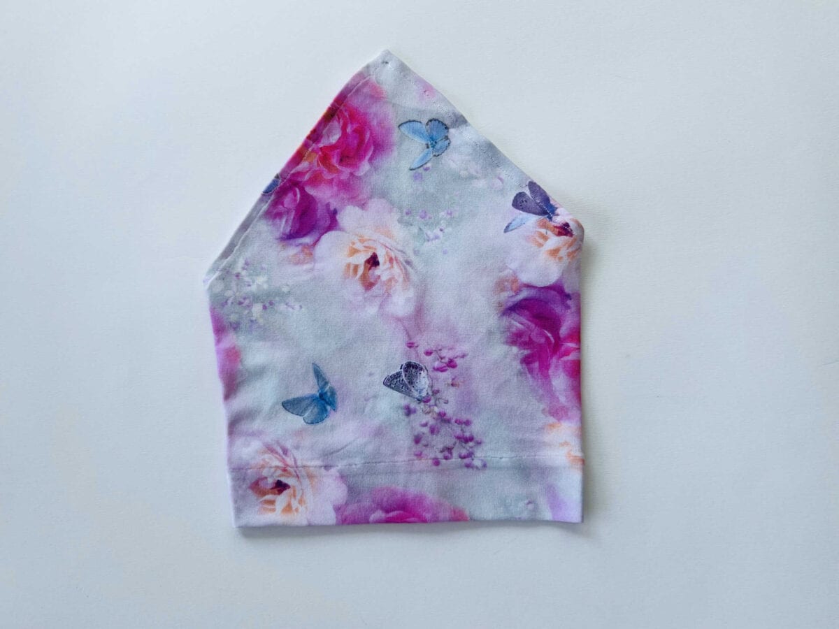 Pearätt liblikad ja roosid