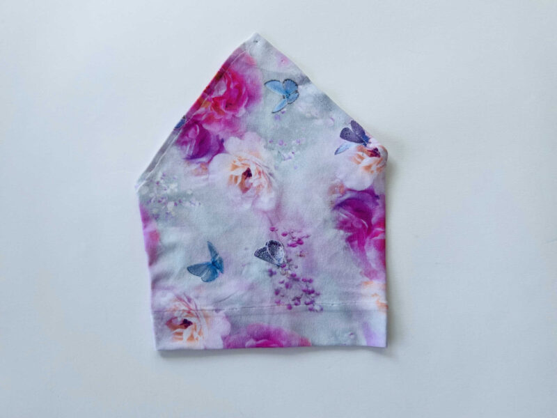 Pearätt liblikad ja roosid