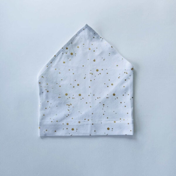 Pearätt valgel kuldsed täpid