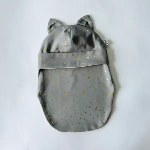 IMG_0233 Hall kuldsete täppidega kõrvadega