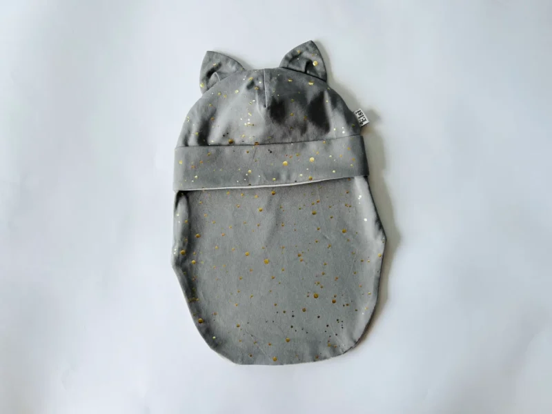 IMG_0233 Hall kuldsete täppidega kõrvadega