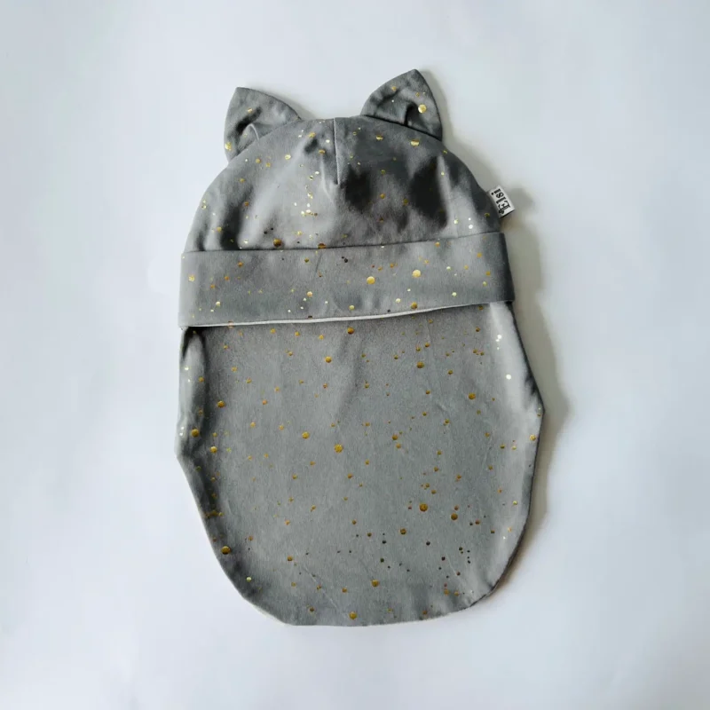 IMG_0233 Hall kuldsete täppidega kõrvadega