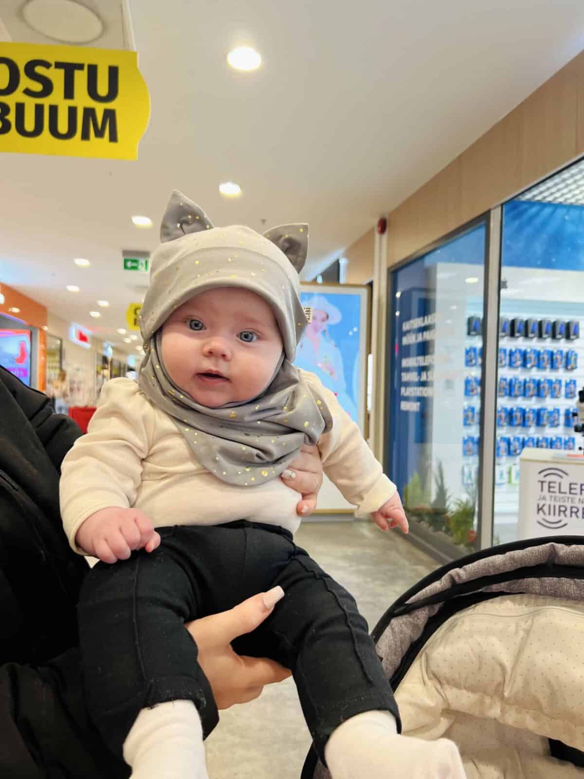 IMG_0436 (1) Hall kuldsete täppidega kõrvadega